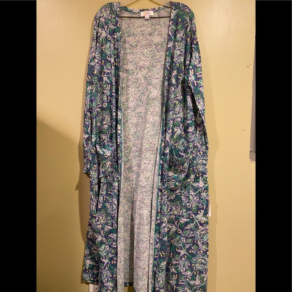NWT-Lularoe Sarah Sweater Size Large.